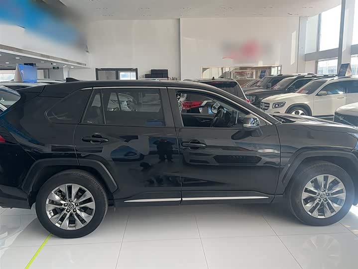 Фото 4 - Toyota Wildlander