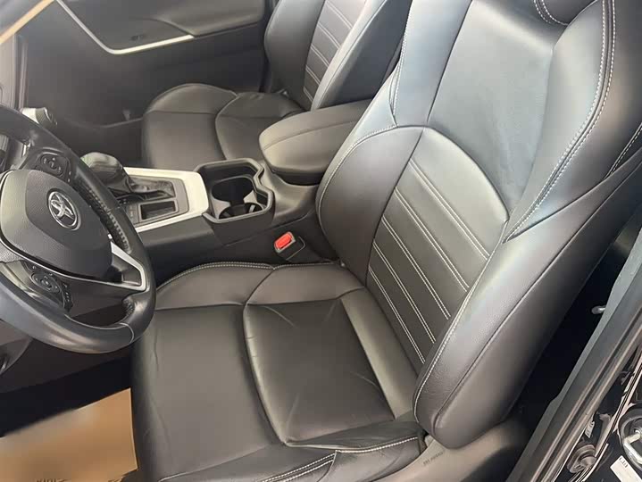 Фото 8 - Toyota Wildlander