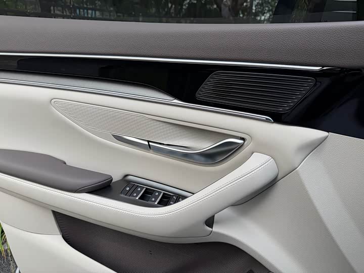 Фото 8 - BYD Song Plus Hybrid/EV