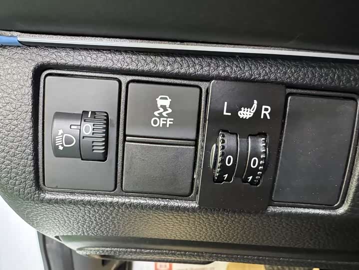 Фото 9 - Honda Vezel