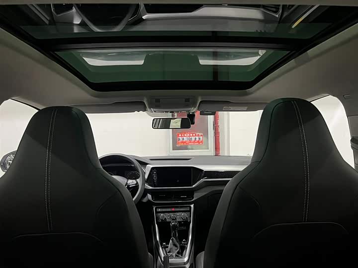 Фото 8 - Volkswagen T-Cross