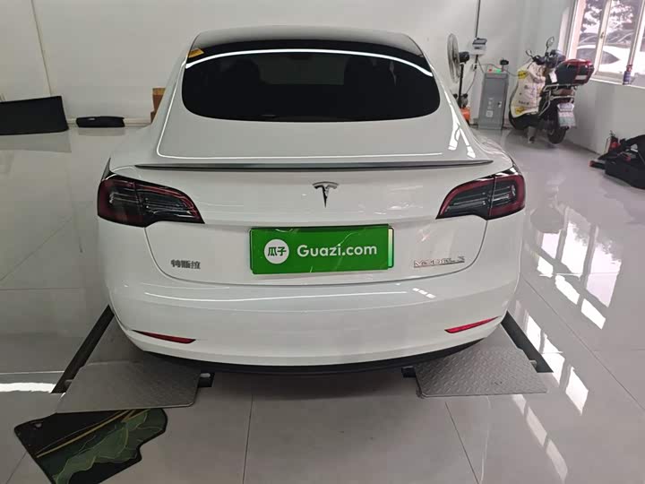 Фото 6 - Tesla Model 3