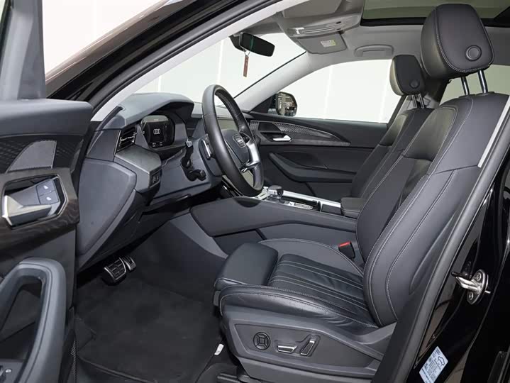 Фото 8 - Audi Q6