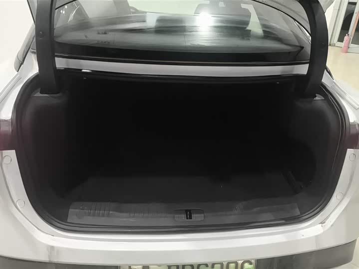 Фото 4 - Hongqi EH7