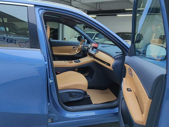 Фото 8 - Geely Galaxy Starship 7