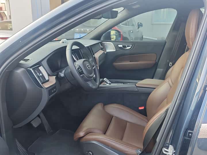 Фото 3 - Volvo XC60 Hybrid