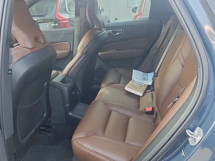 Фото 7 - Volvo XC60 Hybrid