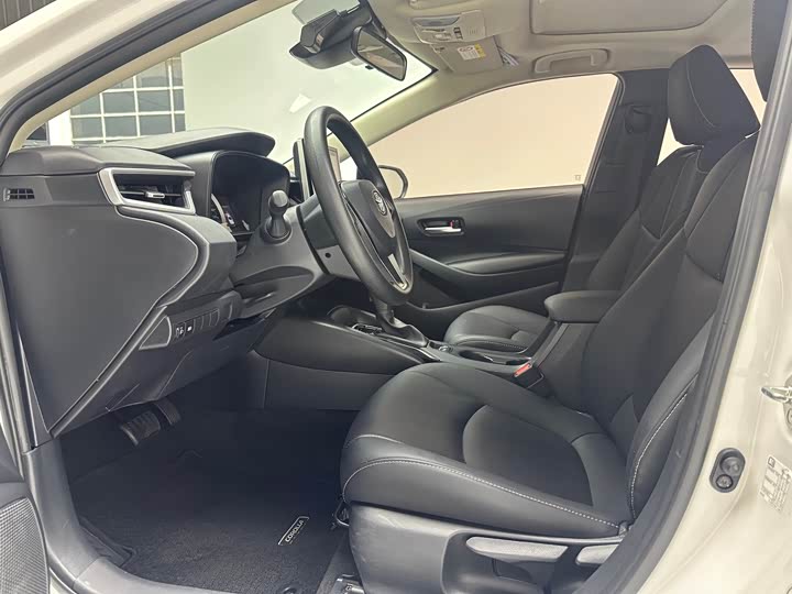 Фото 4 - Toyota Corolla