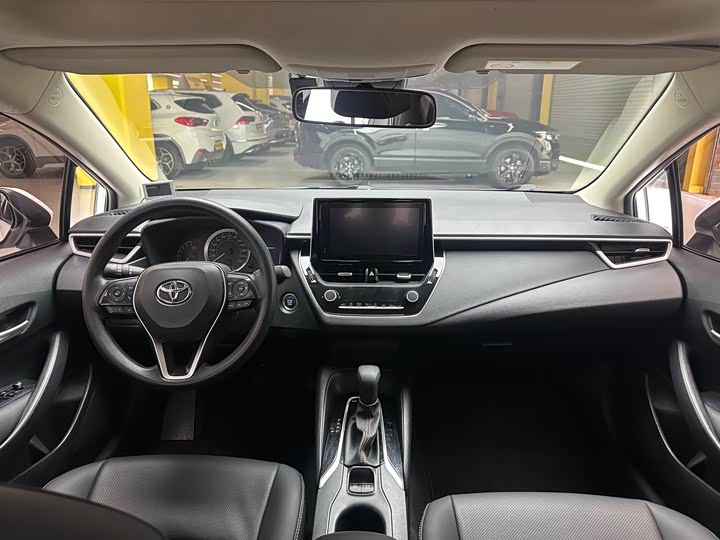 Фото 6 - Toyota Corolla