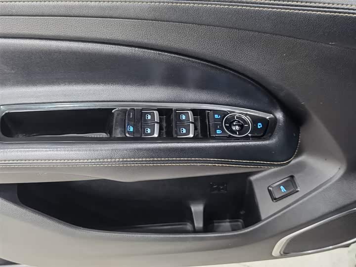 Фото 9 - Ford Equator