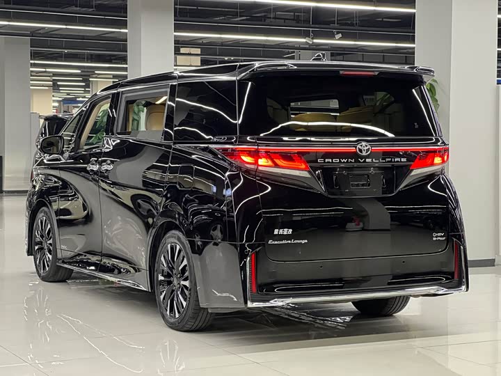 Фото 6 - Toyota Vellfire