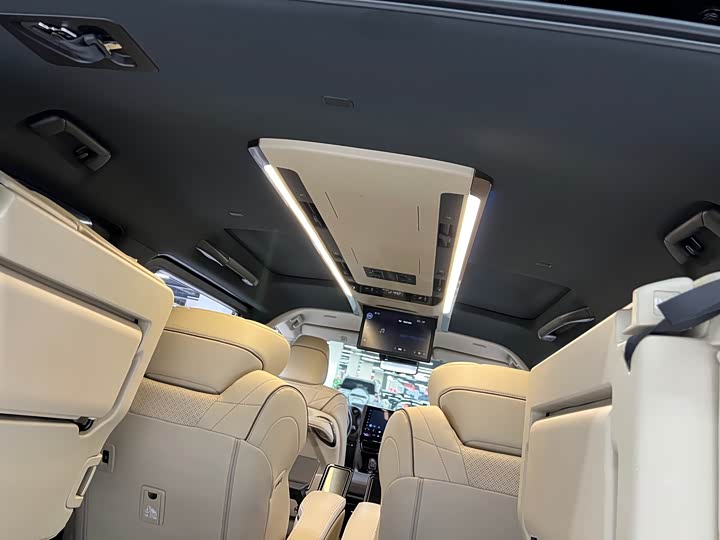 Фото 9 - Toyota Vellfire