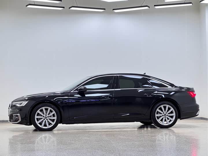 Фото 6 - Audi A6L