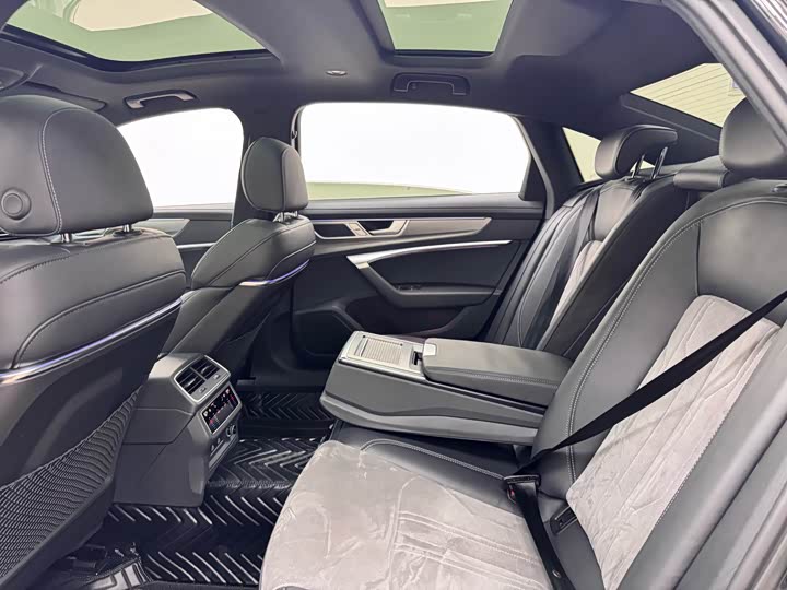 Фото 7 - Audi A6L