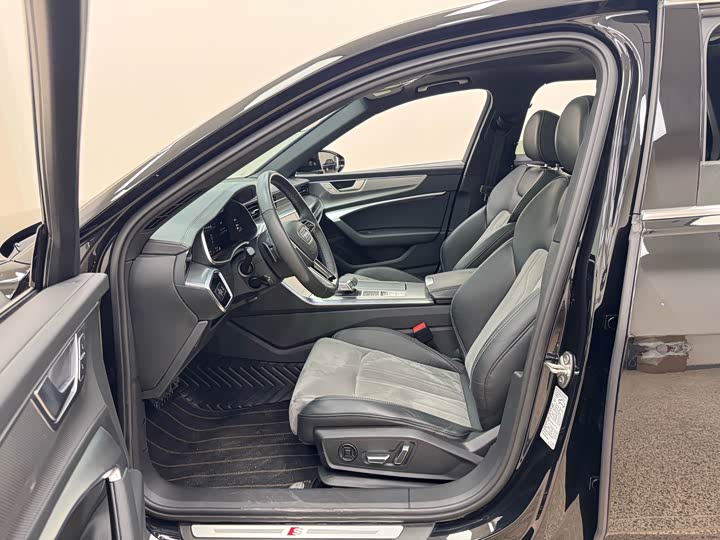 Фото 8 - Audi A6L