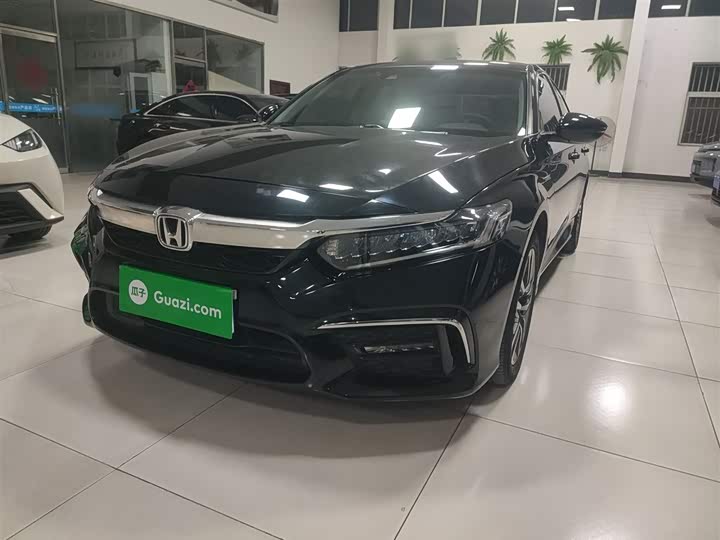 Фото 2 - Honda Inspire