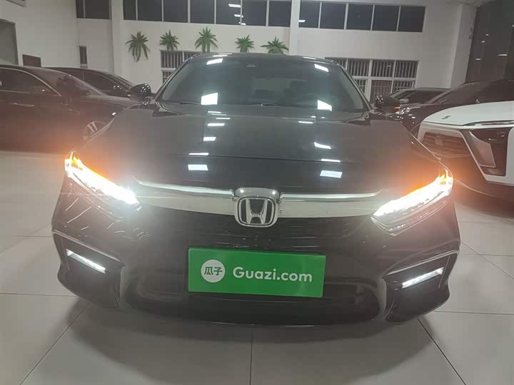 Фото 3 - Honda Inspire