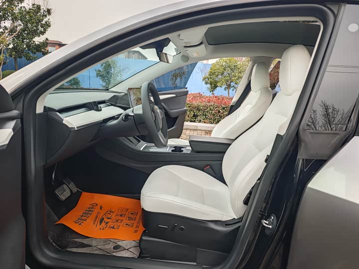 Фото 6 - Tesla Model Y