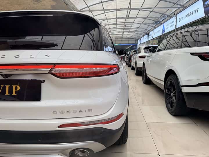 Фото 6 - Lincoln Corsair