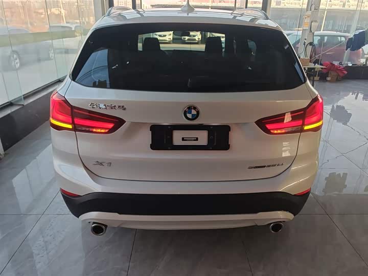 Фото 6 - BMW X1