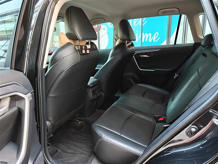 Фото 3 - Toyota Wildlander