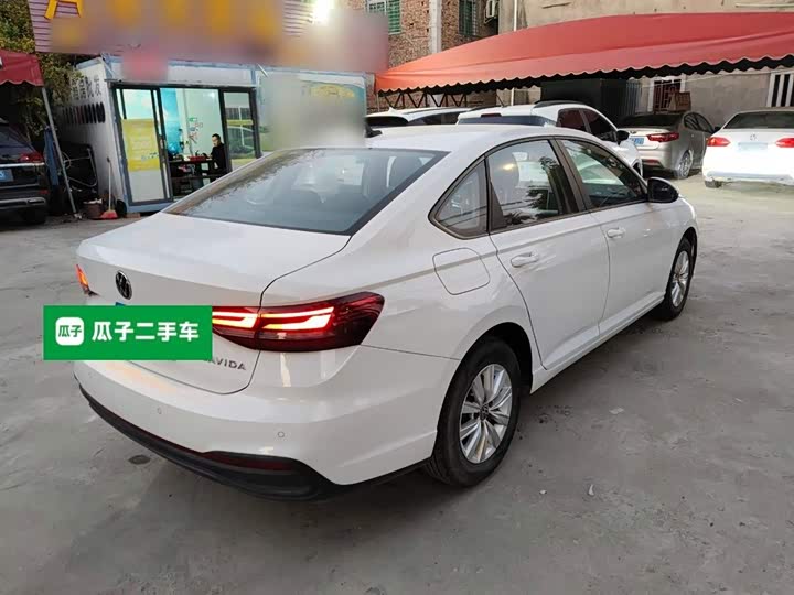 Фото 7 - Volkswagen Lavida