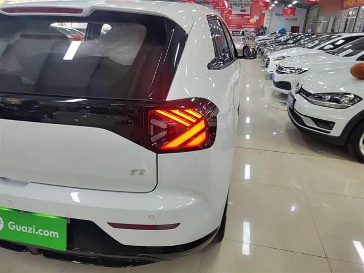 Фото 8 - BAIC Arcfox T1