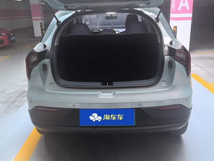 Фото 4 - Geely Geometry E Firefly