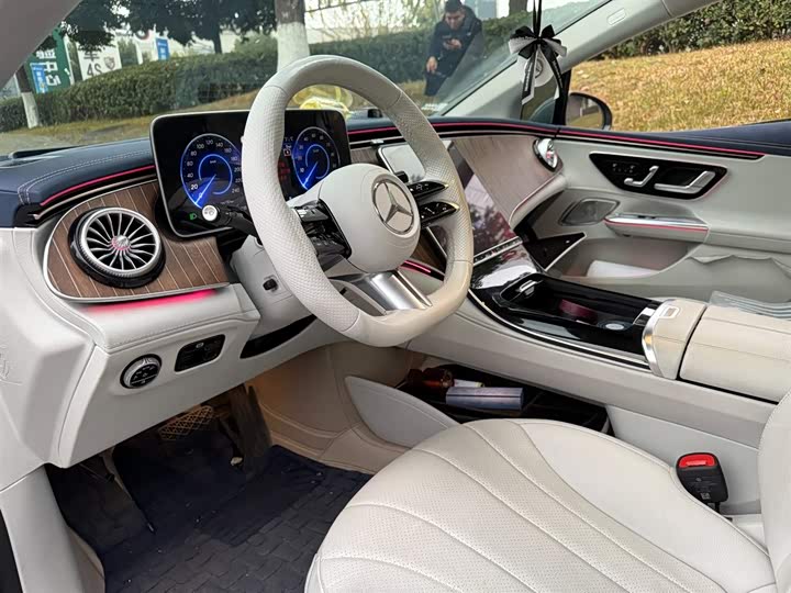 Фото 7 - Mercedes-Benz EQE