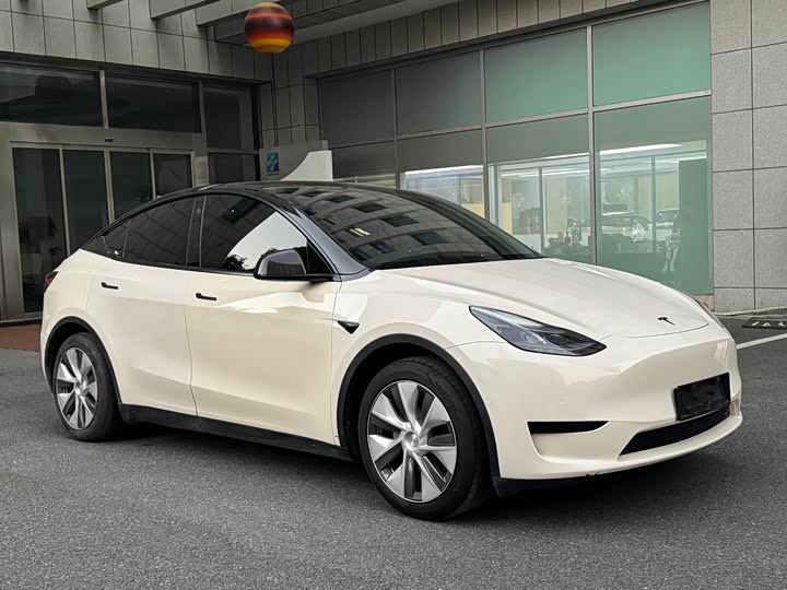 Фото 4 - Tesla Model Y