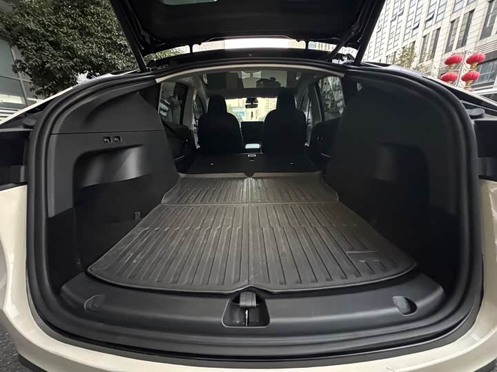 Фото 8 - Tesla Model Y