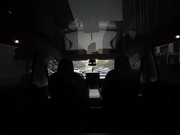 Фото 9 - Tesla Model Y