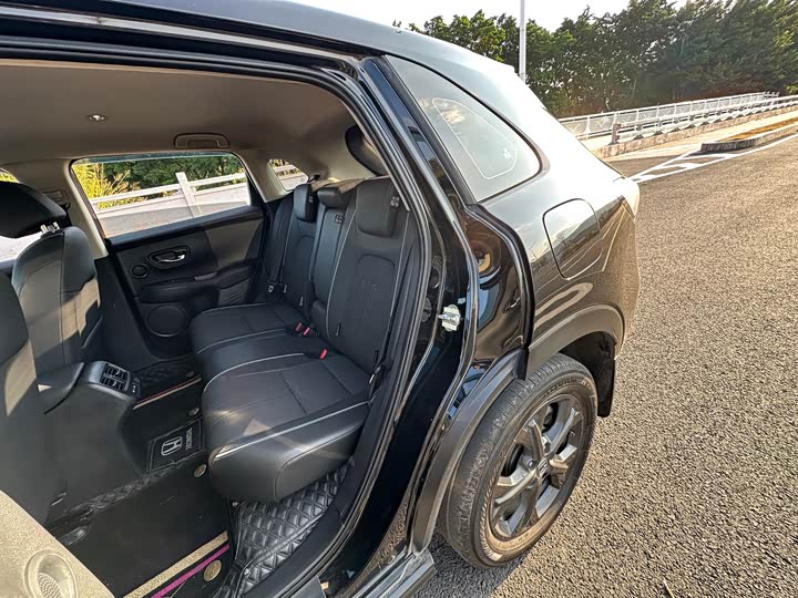 Фото 9 - Honda HR-V