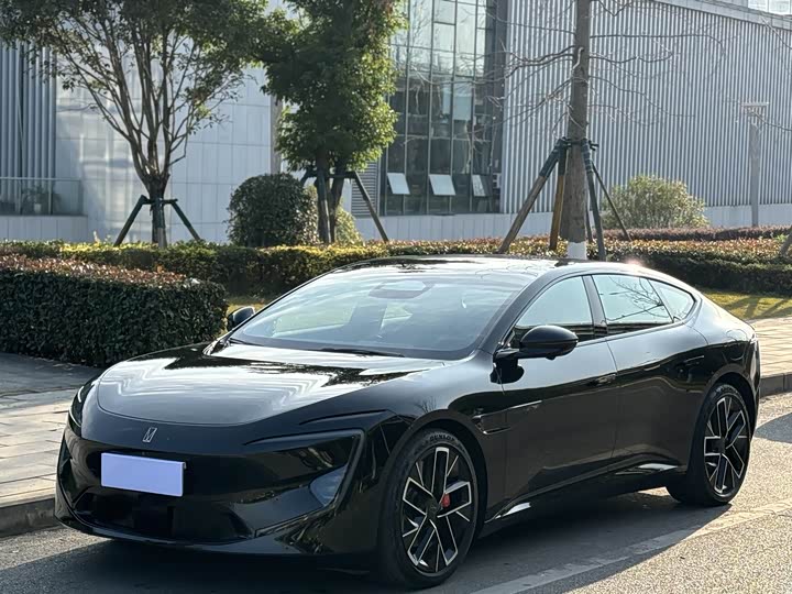 Фото 1 - Avatr 12