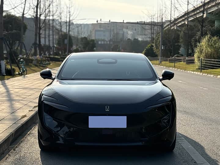 Фото 2 - Avatr 12