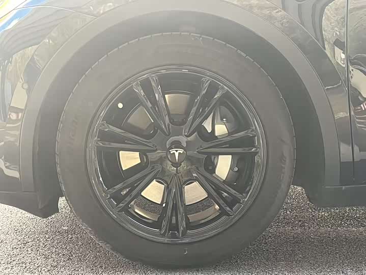 Фото 6 - Tesla Model Y