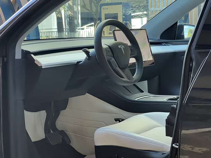 Фото 9 - Tesla Model Y