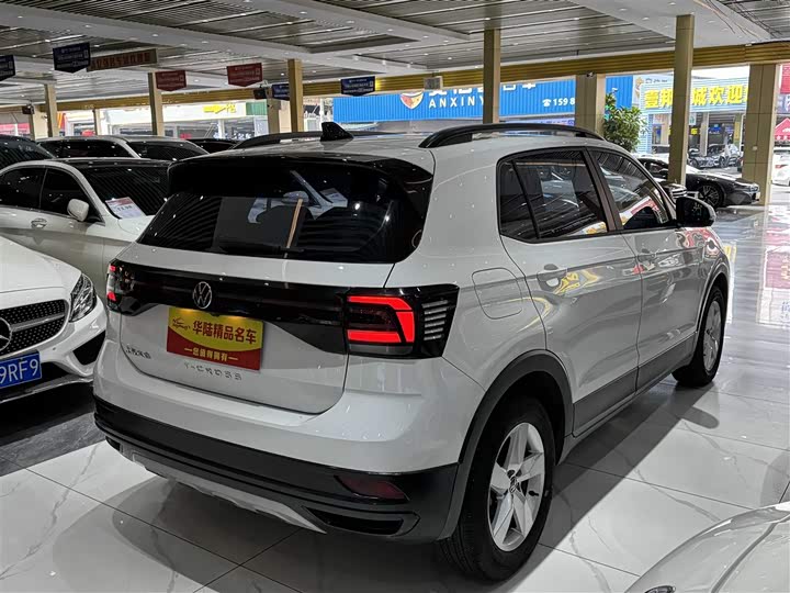 Фото 4 - Volkswagen T-Cross