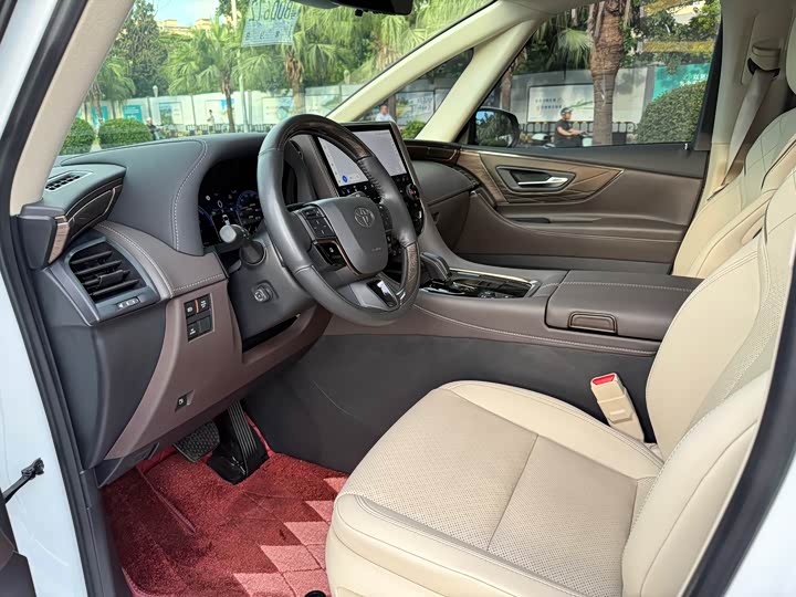 Фото 9 - Toyota Alphard