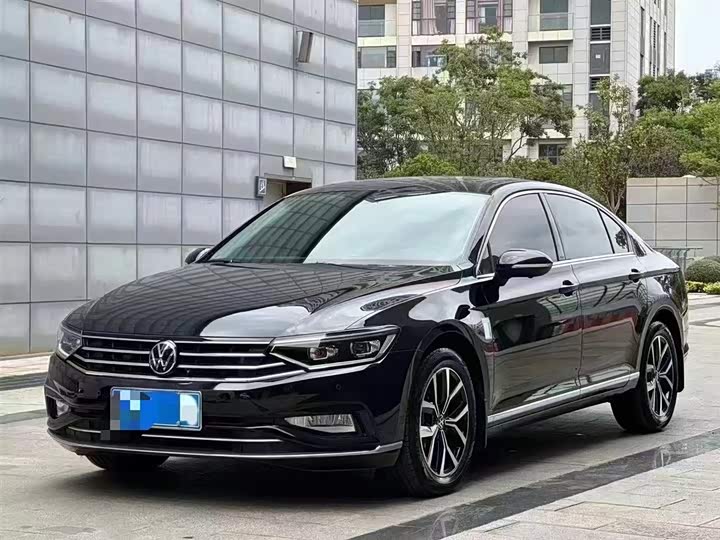 Фото 1 - Volkswagen Magotan