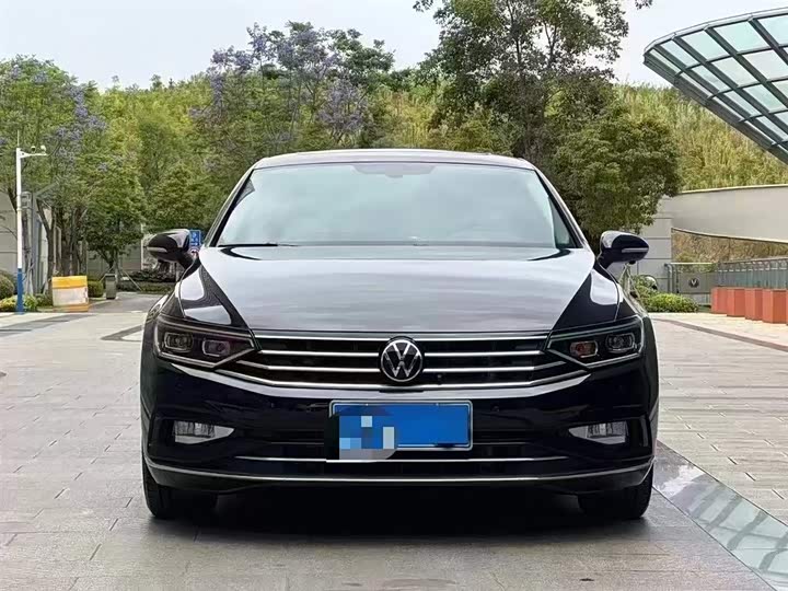 Фото 2 - Volkswagen Magotan