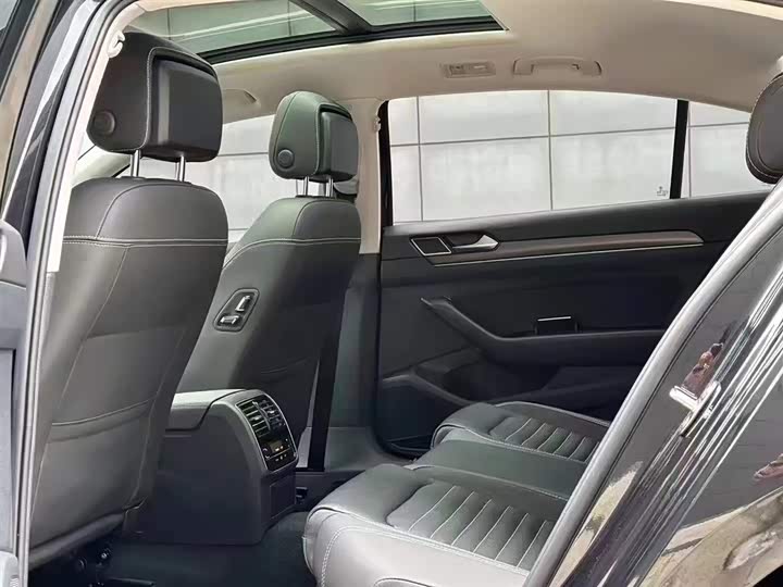 Фото 6 - Volkswagen Magotan