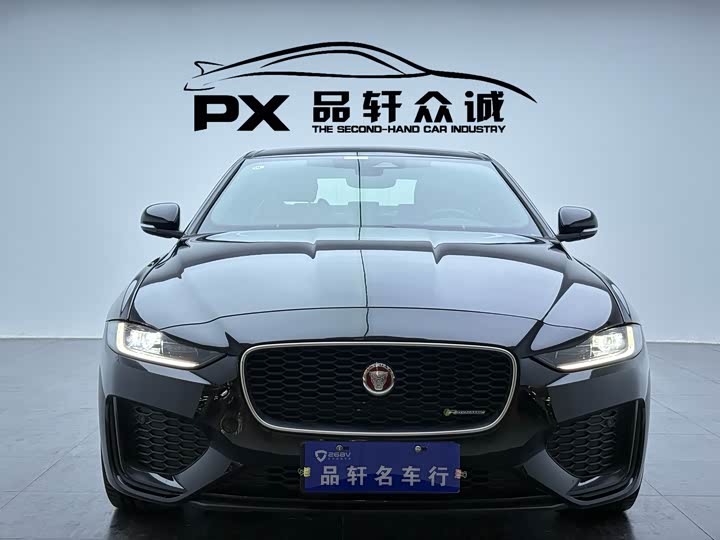 Фото 2 - Jaguar XE L