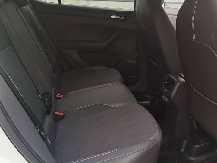 Фото 9 - Volkswagen T-Cross