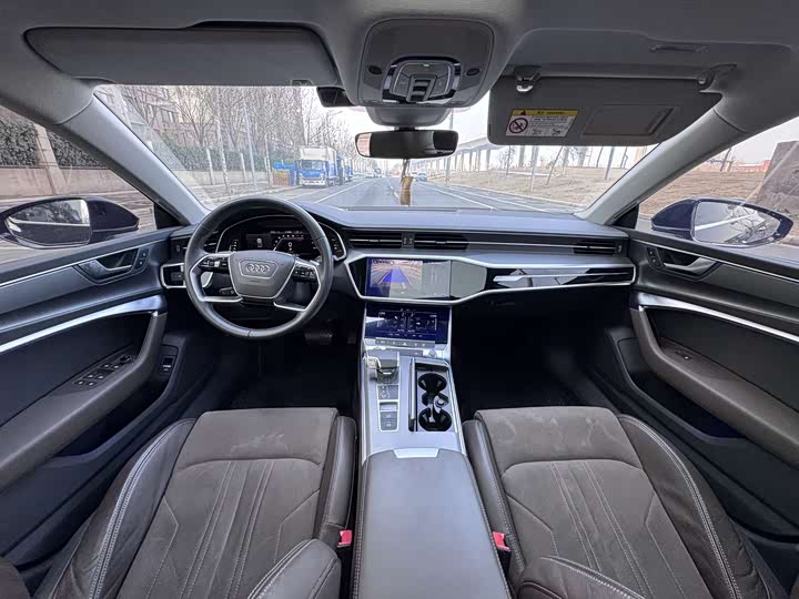 Фото 4 - Audi A7L