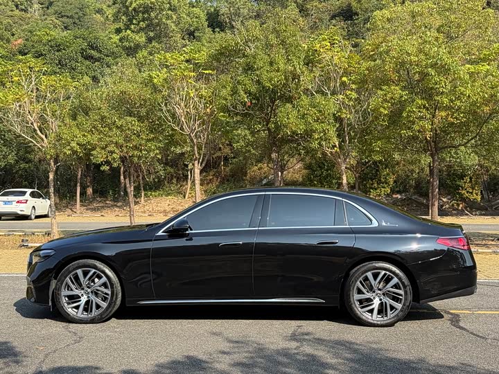 Фото 8 - Mercedes-Benz E-Class