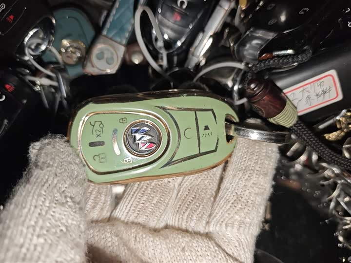 Фото 9 - Buick Envision Plus