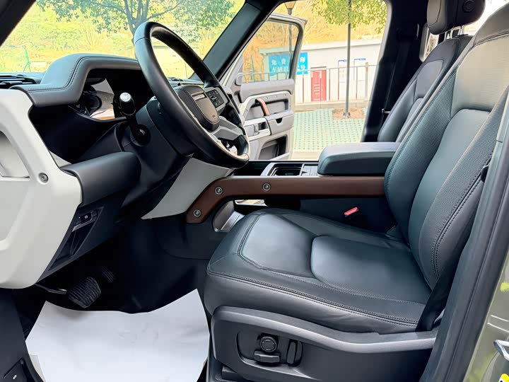 Фото 4 - Land Rover Defender