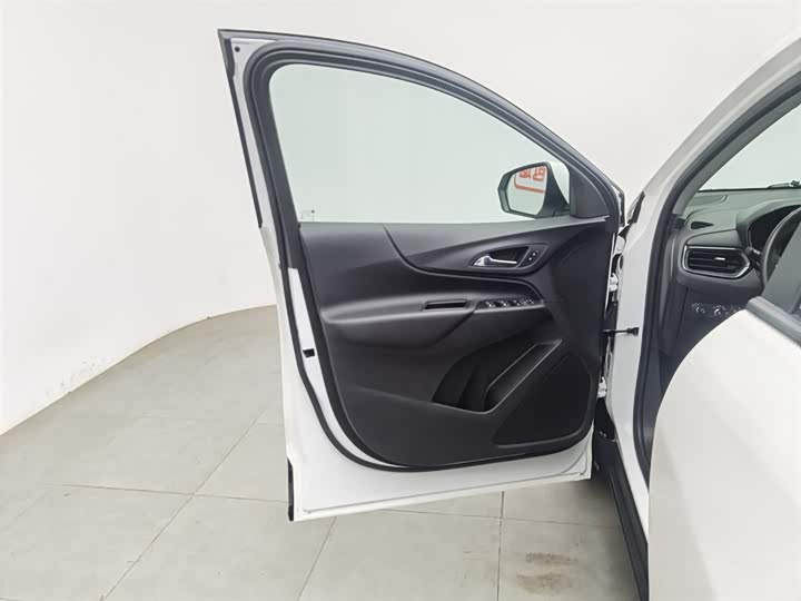 Фото 8 - Chevrolet Equinox