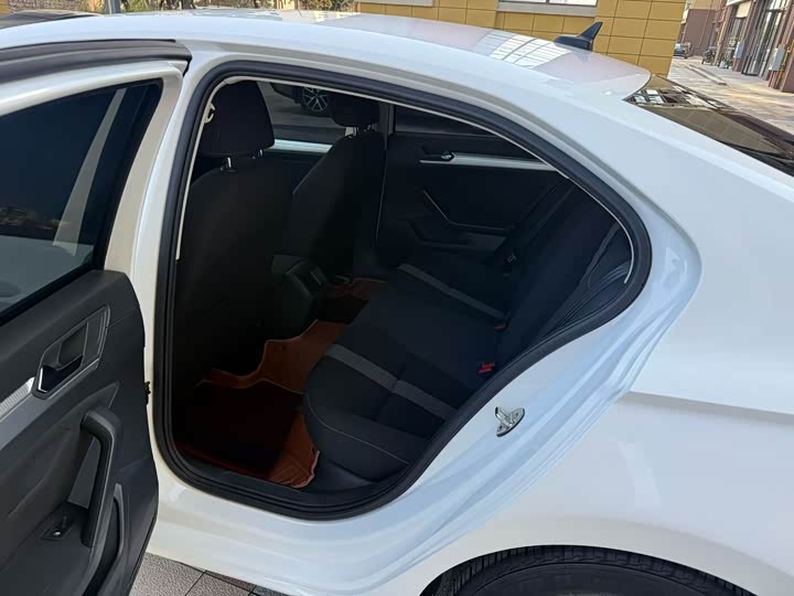 Фото 6 - Volkswagen Lamando L